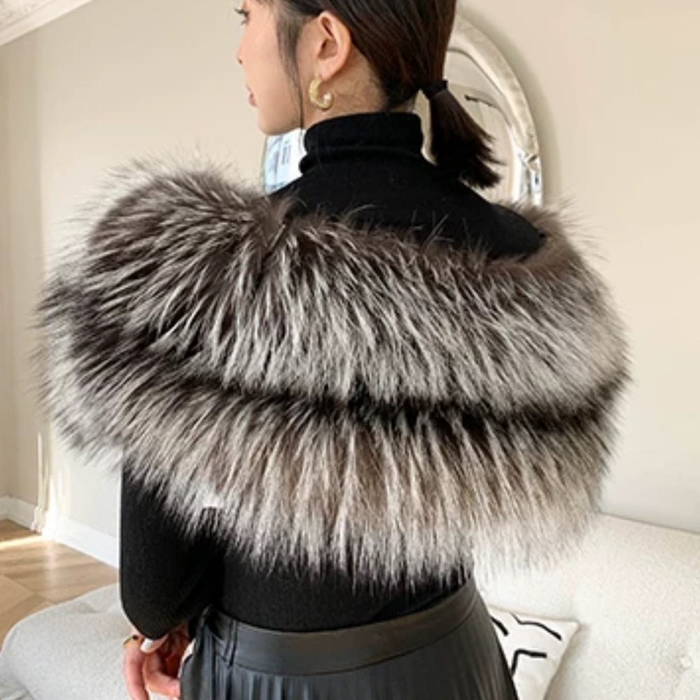 Fox fur shawl - Picture 7 of 7